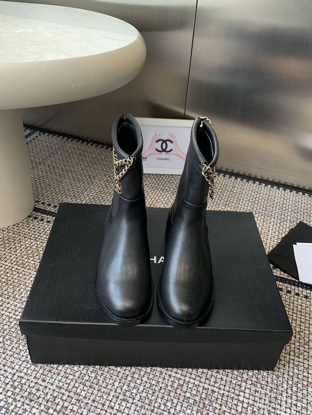 Chanel 25Ss top-of-the-line chain knight boots, new fall/winter styles, highly r
