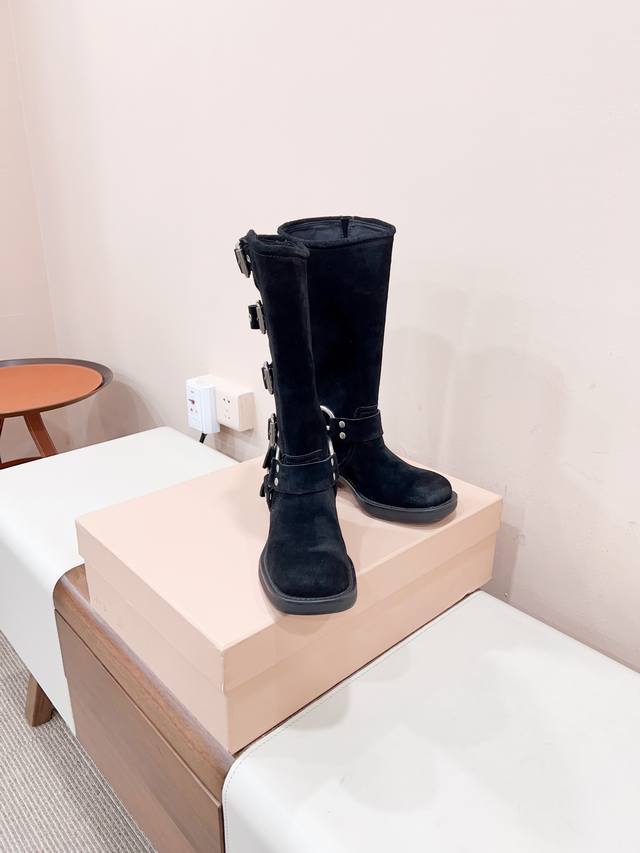 Verified Miumi* Vs' latest fall/winter runway hit boots, round-toed, buckled boo