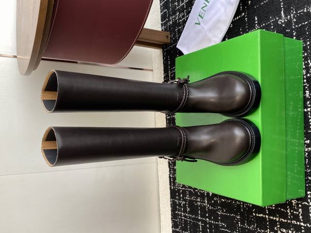 Shopping-level short boots 560 high boots Bottega Veneta Bv one-step fashionable