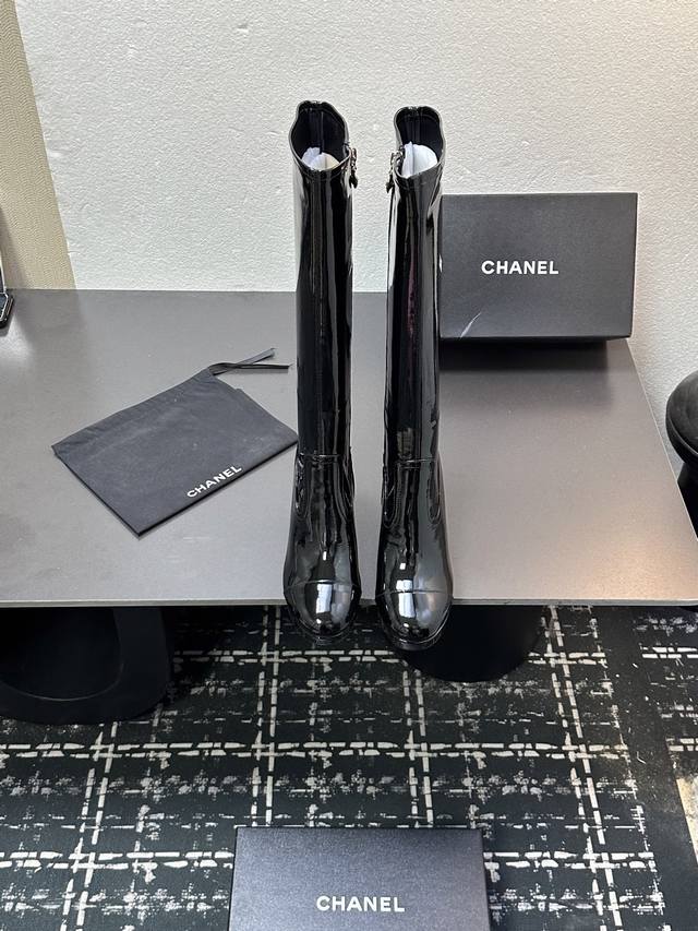 Chanel Chanel high boots thick sole chunky heel waterproof platform elegant heig