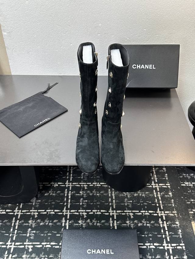 2025 Chanel ankle boots, a must-have for this autumn and winter season! Chanel's 2025 Chanel ankle boots, a must-have for this autumn and winter season! Chanel's