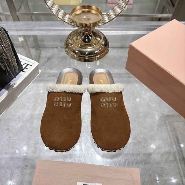 Factory Miu Miu new autumn and winter catwalk solid wood sole wool half-slipper Factory Miu Miu new autumn and winter catwalk solid wood sole wool half-slipper