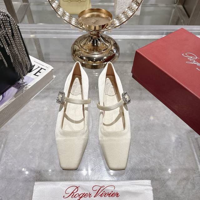 Factory * Rv 25Ss new single-strap double diamond buckle Mary Jane shoes with wh