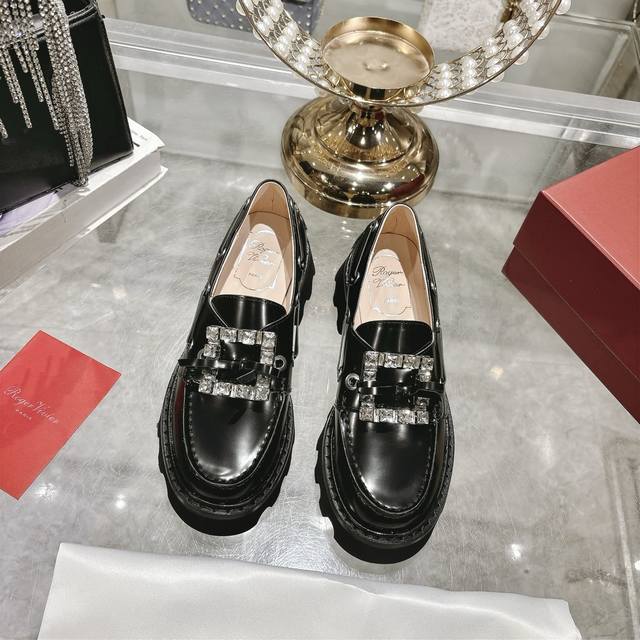 Factory Roger Vivier 2025Ss new RV Viv' Rangers Truck series square-buckle loaf