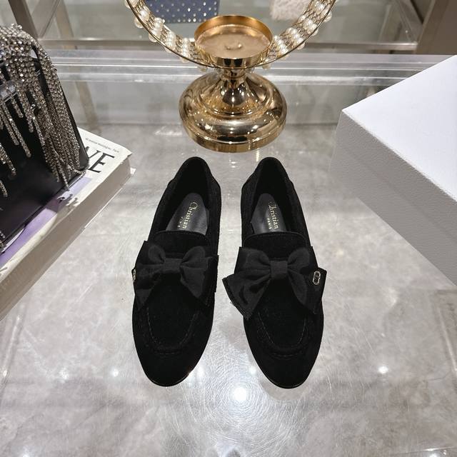 Factory Dior 25Ss new autumn/winter floral bow loafers. They're so beautiful! I