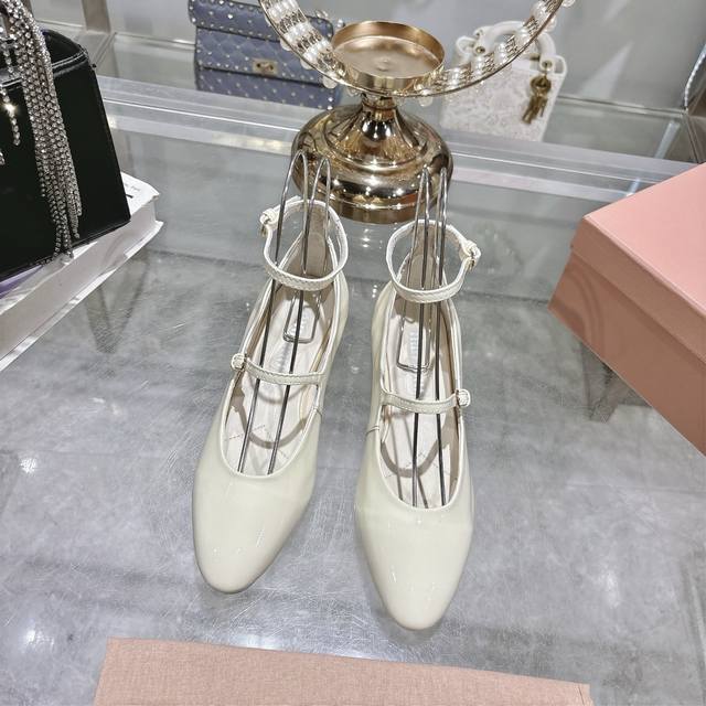 Factory price pp single shoes Miu Miu 25 autumn and winter new round toe small
