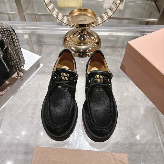 Factory Miumiu 2025 runway new loafers, small leather shoes, casual shoes. Made