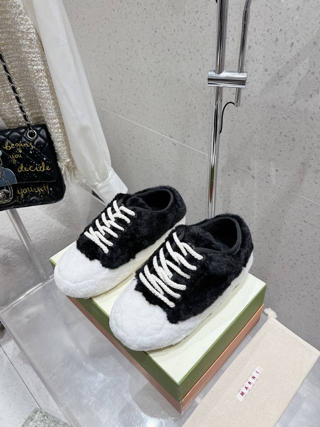 Factory Marni's new autumn and winter furry shoes Marni is an independent design