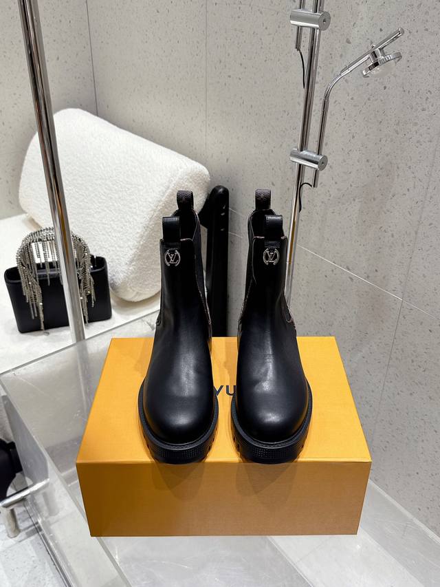 Factory Louis Vuitton 25Ss autumn and winter new Lv round toe elastic band one-