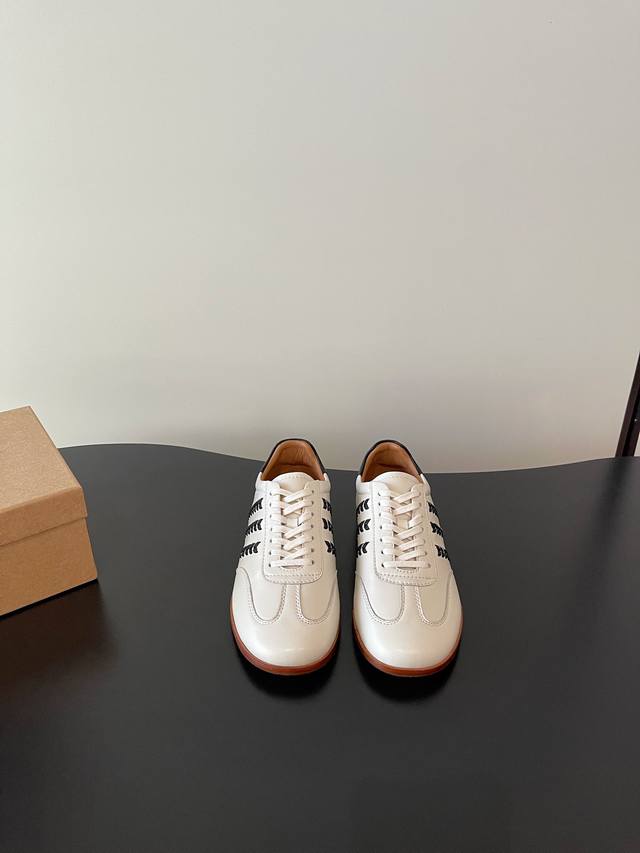 Latest niche brand washed retro loafers Chelsea pleated derby handmade shoesHand