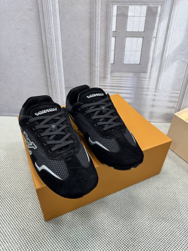 Slv Louis Vuitton Spring/Summer catwalk-style Trall casual sneakers. Originally