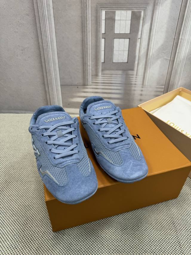 Slv Louis Vuitton Spring/Summer catwalk-style Trall casual sneakers. Originally
