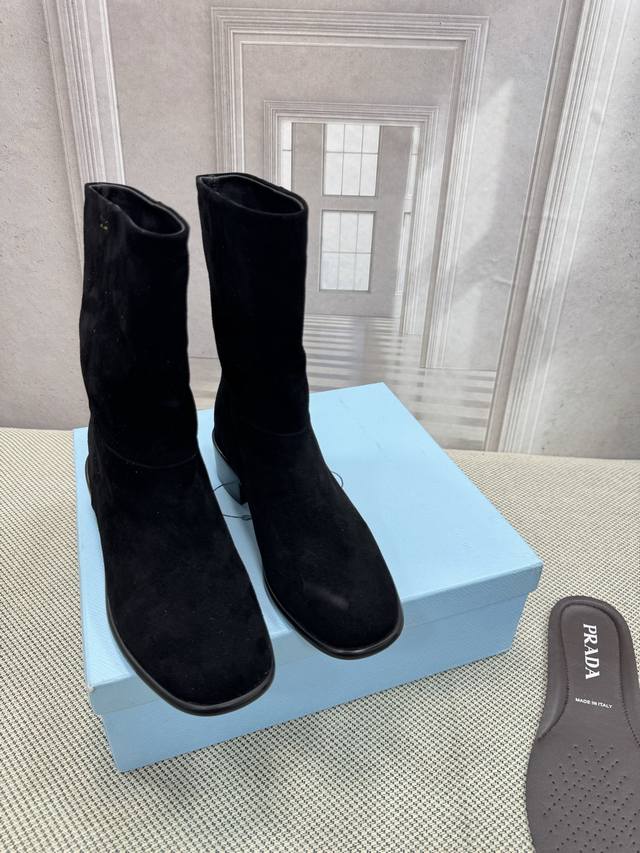 prada Prada K New Arrival~ Autumn and winter ankle bootsThe sole is very linear,