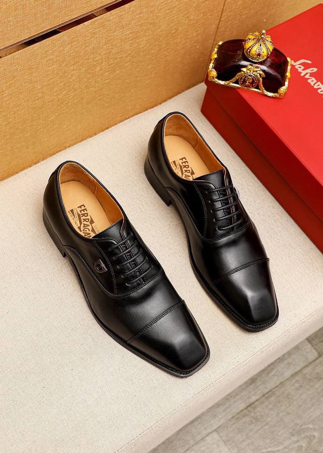 Product Trademark: Ferragamo Salvatore Ferragamo Business Leather Shoes Regular