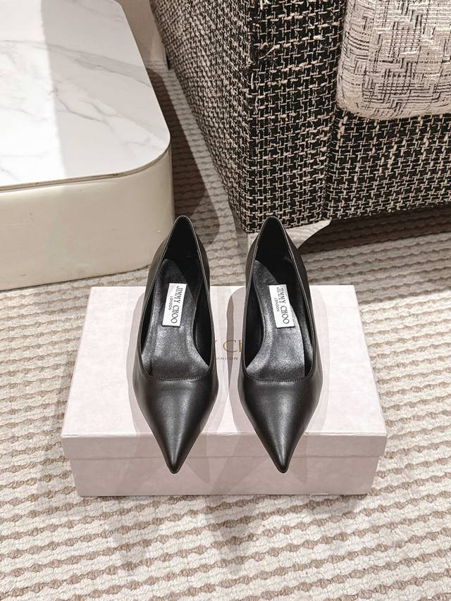 Jimmy Choo 25Ss pointed-toe high-heeled shoes. . A stunning reunion of Jay Chou