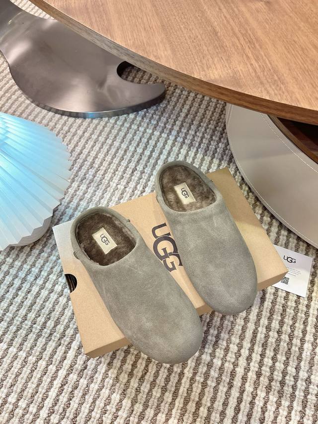 Ugg's new autumn women's casual shoes . Thin slip-on shoes with closed toes. Li