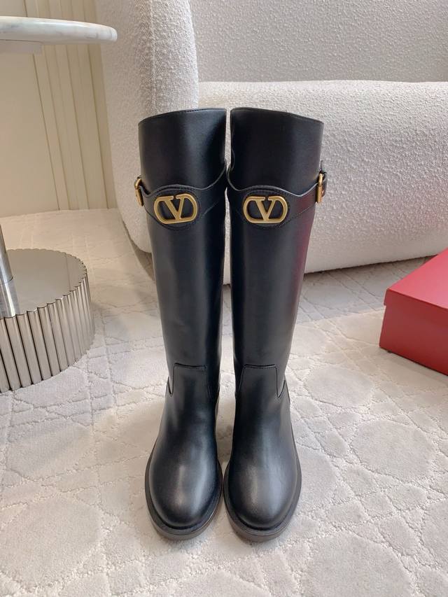 Factory price p Valentin*'s new V-buckle knight boots are super comfortable to