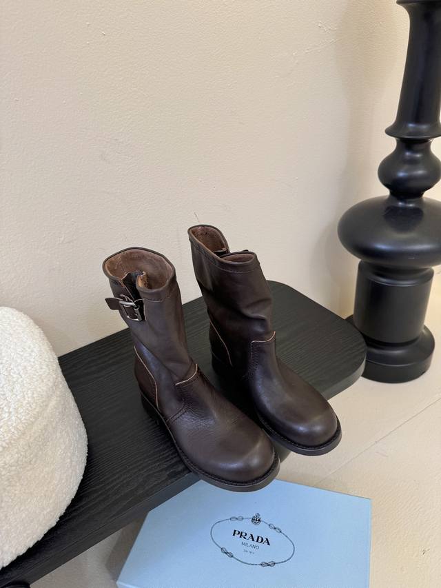 The last is so beautiful , consistent with the Yuanban last prad* Prada 25Ss a