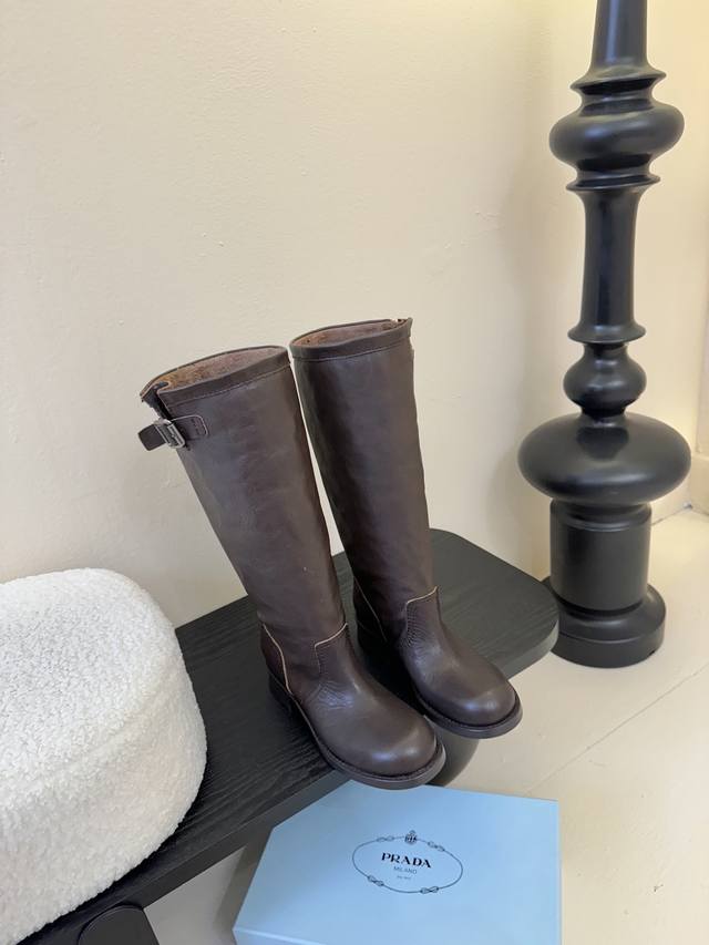 The last is so beautiful prad* Prada 25Ss autumn and winter thick-soled knight b