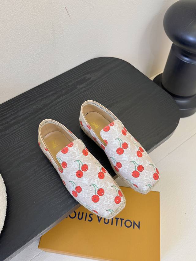 Lv Louis Vuitton x Tm 6Am Takashi Murakami Cherry Sandals, 2025 New Fisherman's