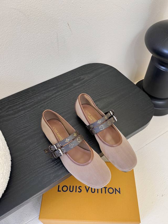 L*V Donkey Brand 25Wf's new monogram mesh double-strap Mary Jane shoesreally cap