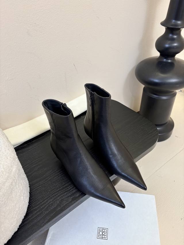 Toteme25Ss New Early Fall Retro Wedge Heel Ankle Boots with Pointed Toe and Side