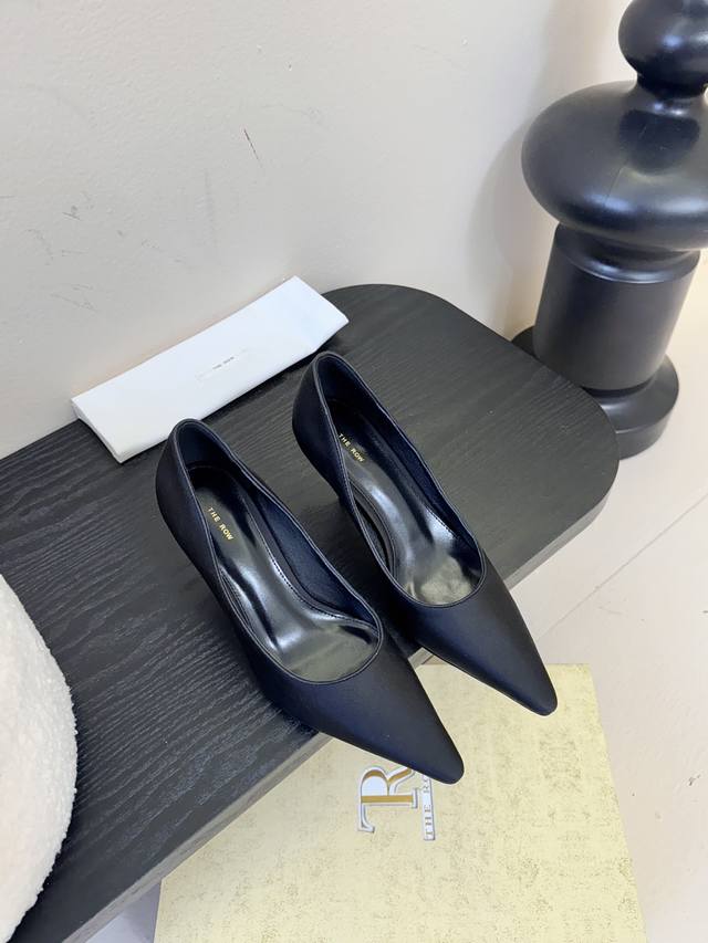 The Row 25's new early fall Tr minimalist kitten heel shoes I fell in love with