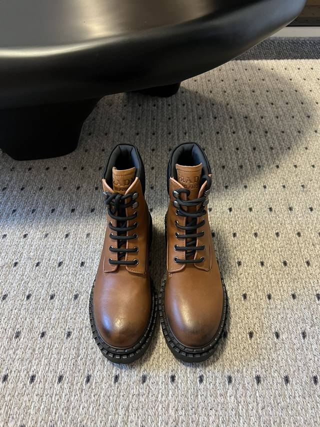 prad* Prada Thick-Sole Retro Martin Boots . Stylish, thick-soled, casual motorc