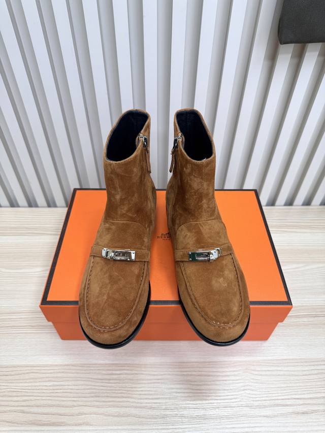 Hermes Kelly Buckle Ankle Boots Compared to the old model, Herm