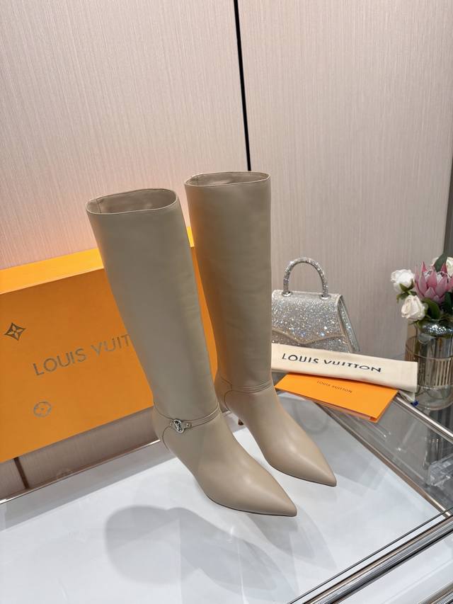 Purchasing agent-level, Louis Vuitton 2025 official autumn and winter 16-inch b