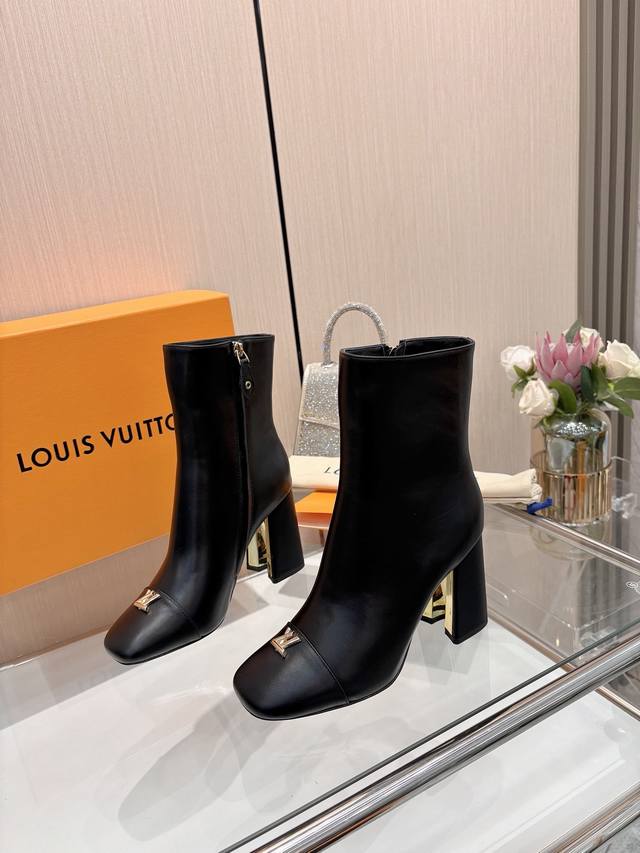 2025 Latest L-brand Autumn/Winter counter latest runway 6-inch ankle boots, offi