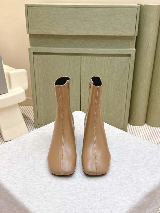 Shopping-level | D1021 Balenciaga catwalk-inspired ankle boots, a Paris Fashion