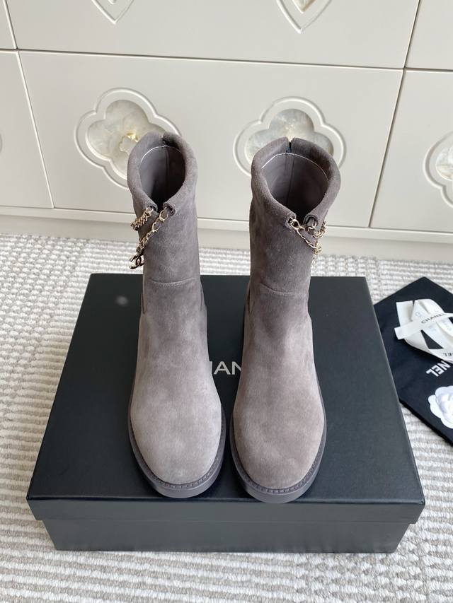 Shopping-level Chanel 2025 new style | New autumn and winter suede chain ankle