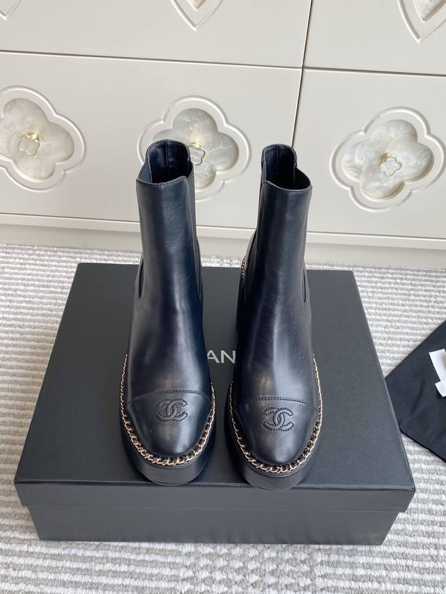 25Ss Early Fall Chane*L Counter New Chain-Linked Chunky Heel Ankle Boots. This