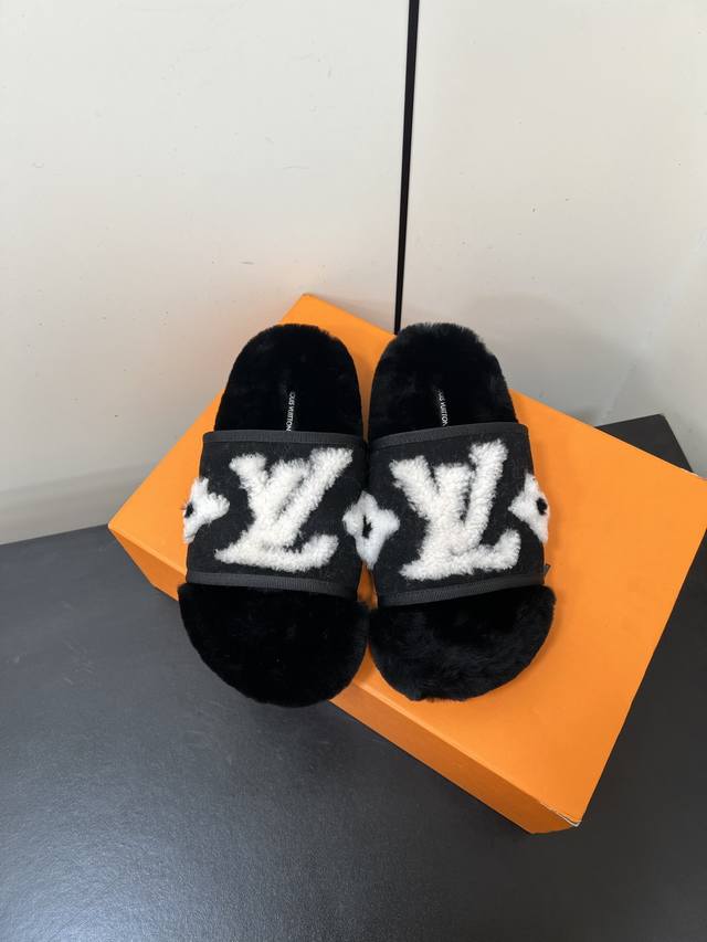 Lv2025Ss New Fall/Winter Wool Slippers This brand is truly stylish and stylish.