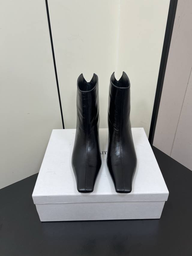 Khaite 2025 | New autumn and winter square toe ankle boots This season's most fa