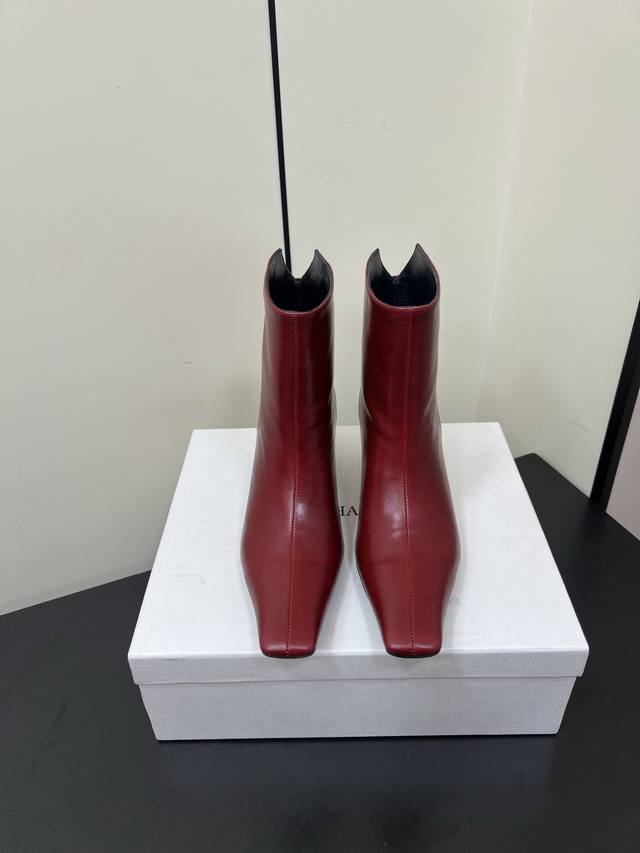 Khaite 2025 | New autumn and winter square toe ankle boots This season's most fa