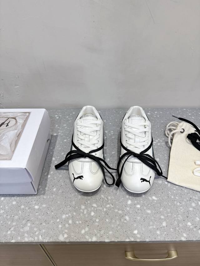 G260 Rose x Puma 25Ss Autumn/Winter Collaboration: Thin-soled Racing German Trai G260 Rose x Puma 25Ss Autumn/Winter Collaboration: Thin-soled Racing German Trai