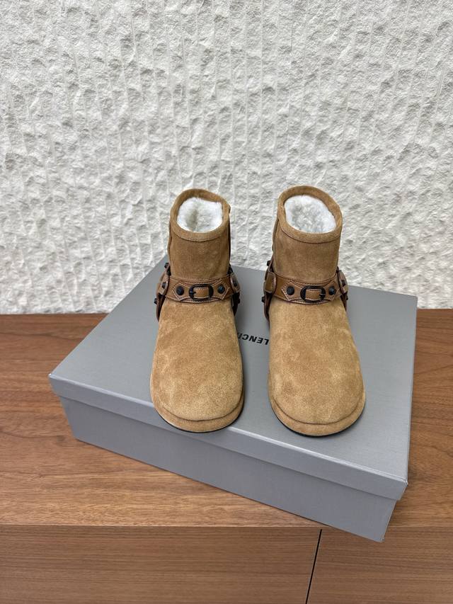 G236 Balenciaga 25Ss new autumn/winter snow boots . The perfect designer launch