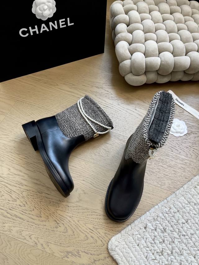 Chanel 25K new chain knight boots top version!! ! First sale Heel height: 4cm th