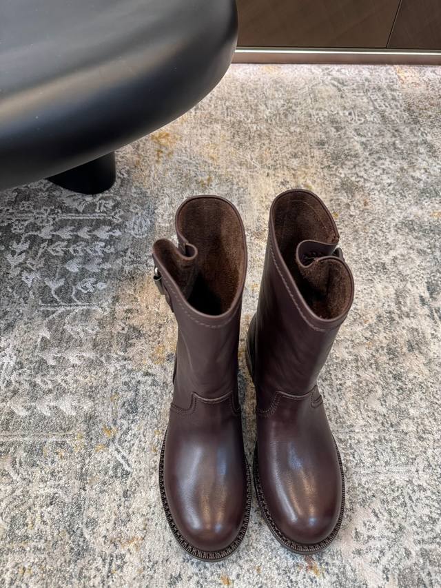 High version Fabric: Cowhide Lining: Sheepskin Sole: Cowhide combination sole E