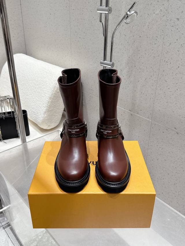 Louis Vuitton 25Ss autumn and winter new Lv round toe one-step chain belt buckle