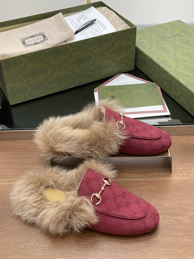 Gucci's timeless classic wool loafer Gucci high-end wool loafer, a 1:1 replica