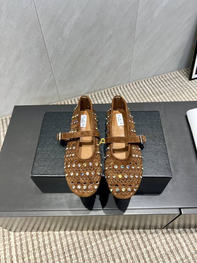 Factory: Exclusive top version Niche Alaia 2025Vs latest hit single shoe series