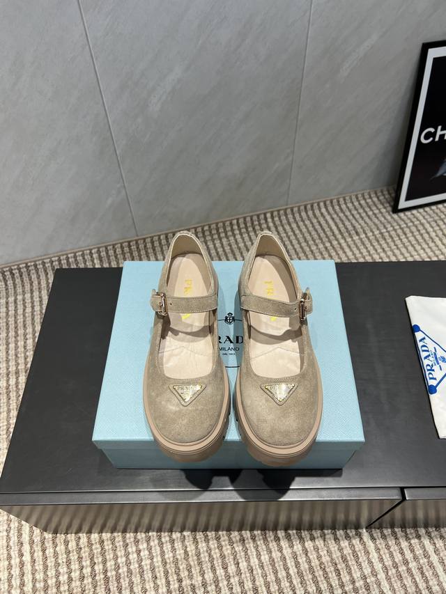 Factory: Exclusive top version prad*A~2025Vs early autumn classic platform thick