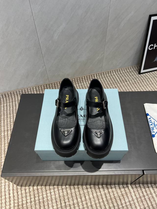 Factory: Exclusive top version prad*A~2025Vs early autumn classic platform thic