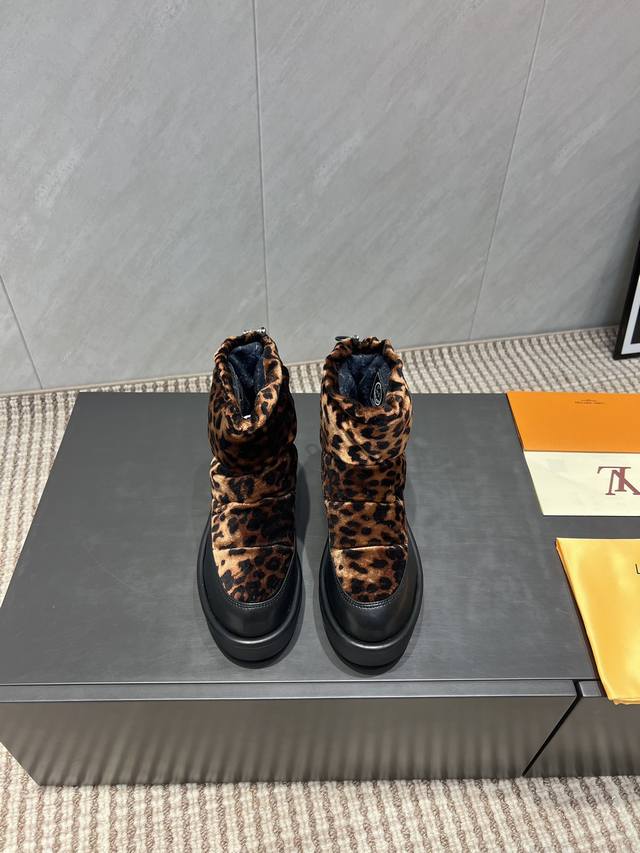 Factory: Exclusive top version Autumn and Winter L*V Louis Vuitton 2025Vs Autum