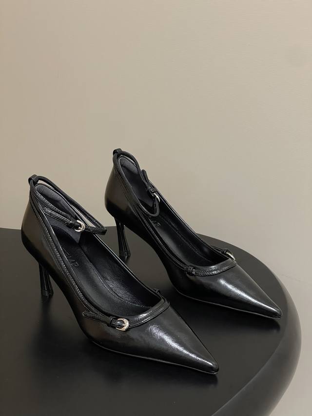 25Ss Early Fall new Cotemp pointed wristband pumps with minimalist buckle and ho