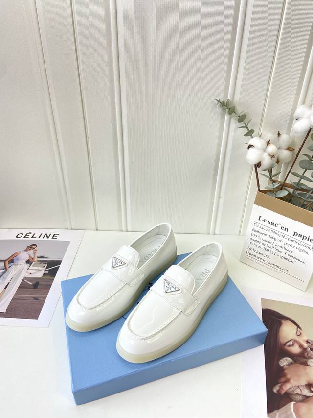 Factory batch Prada New loafers Low-key luxury slip-ons, the only choice for th