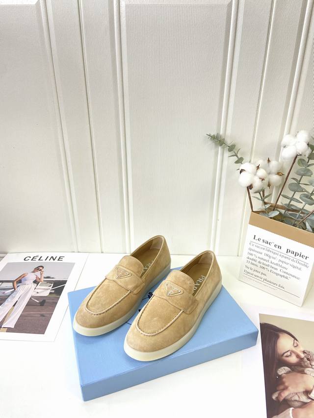 Couple's factory p batch men's 20 Prada New loafersLow-key luxury slip-ons, the